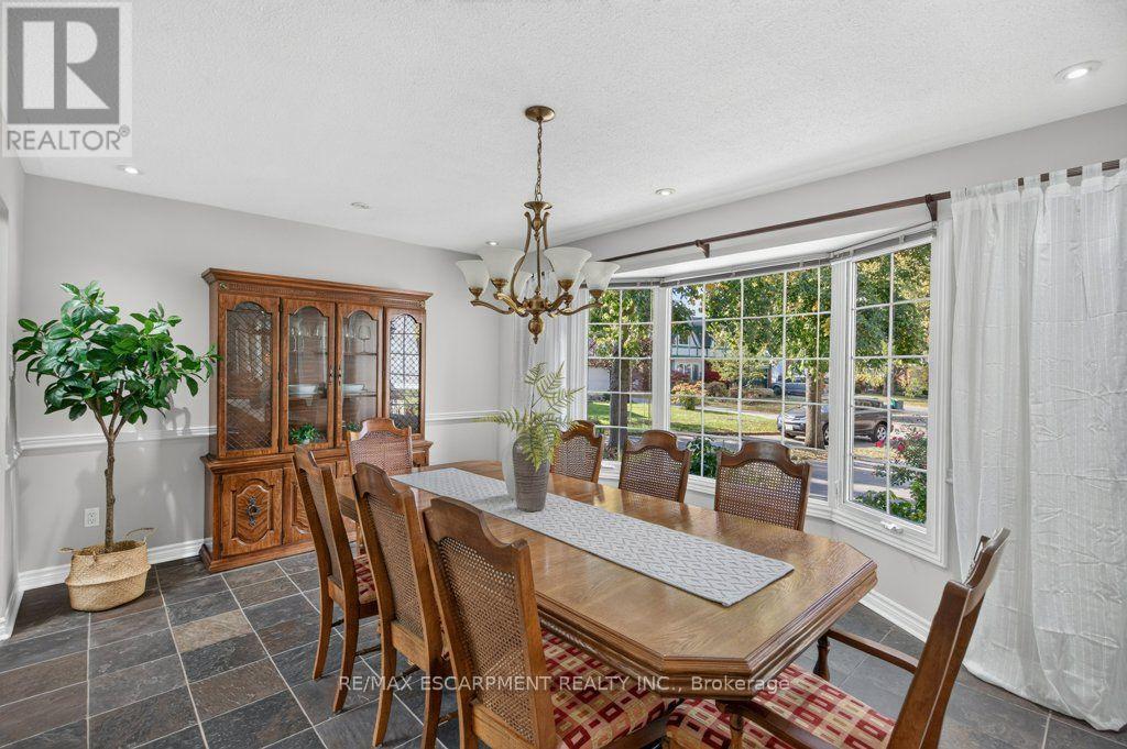 600 Holly Hill Crescent, Burlington, ON photo 7