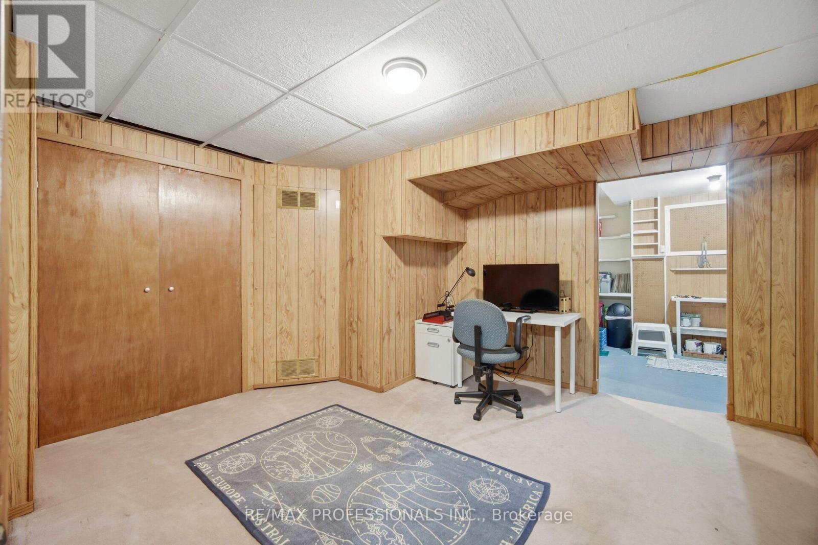 #94 65 OLD BURNHAMTHORPE ROAD - 35