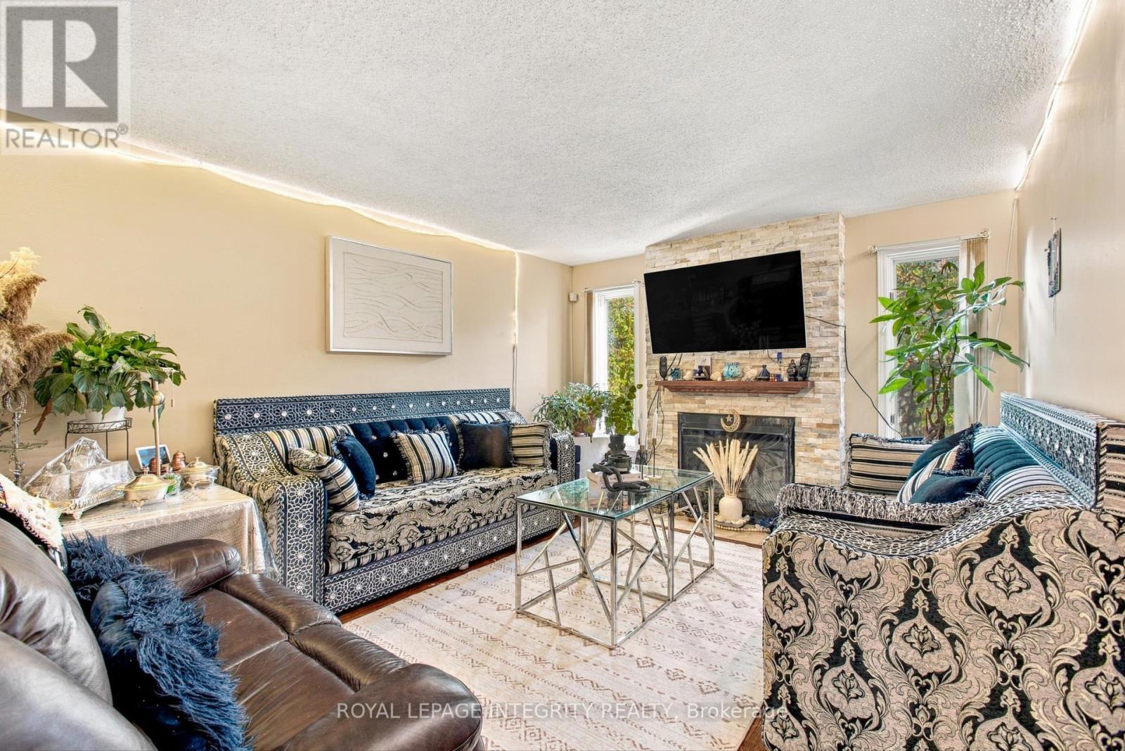 Large family room facing the backyard