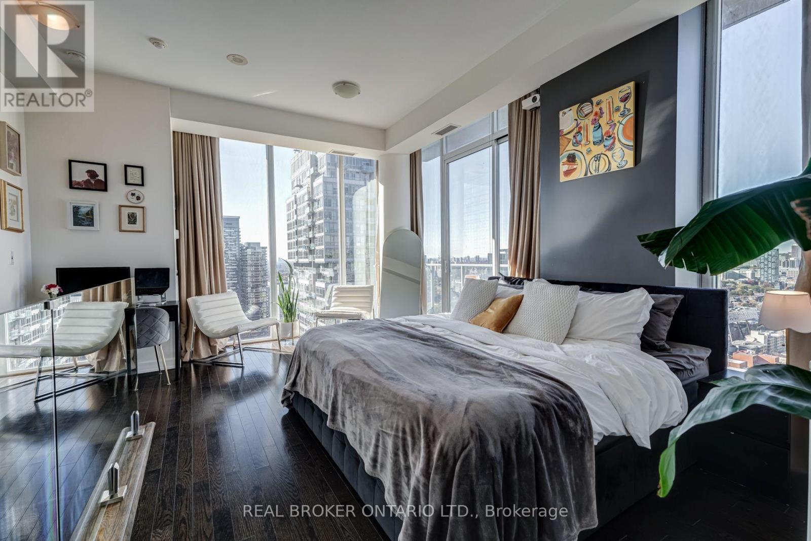 PH02- 126 Simcoe Street, Toronto, ON photo 14