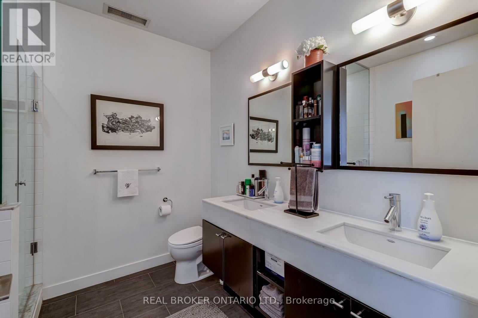 PH02- 126 Simcoe Street, Toronto, ON photo 18