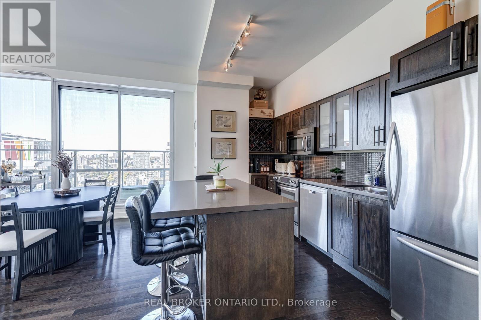 PH02- 126 Simcoe Street, Toronto, ON photo 6