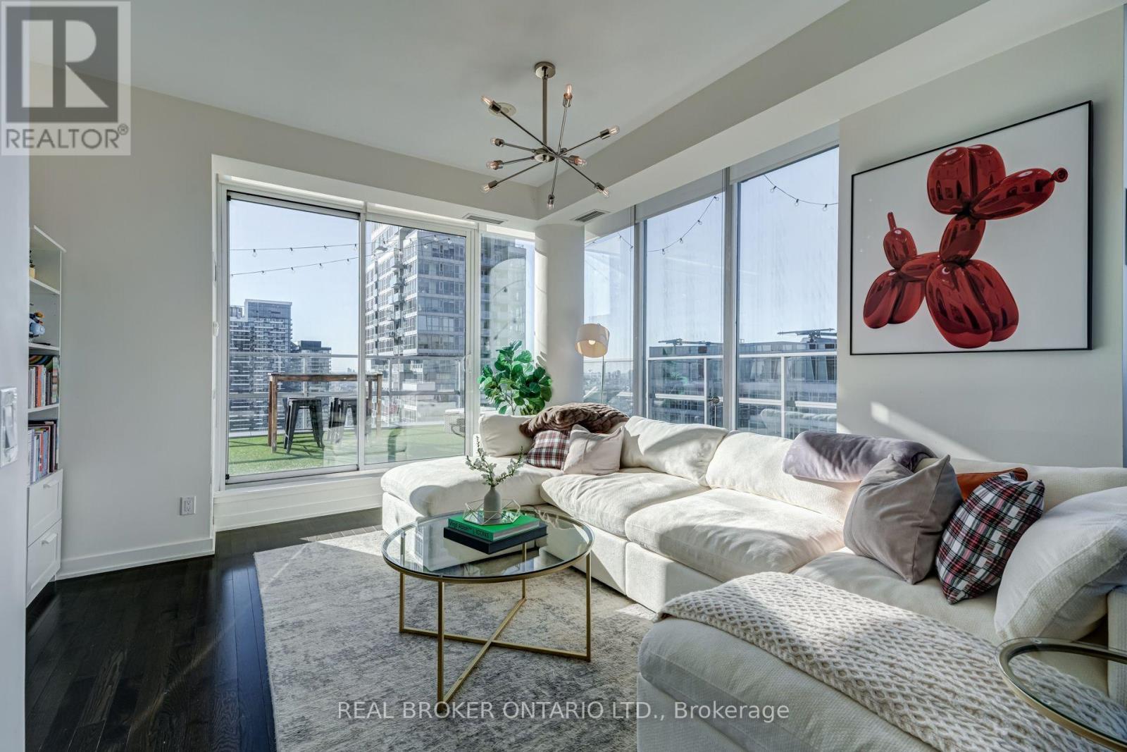PH02- 126 Simcoe Street, Toronto, ON photo 8