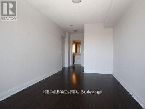 21 Clairtrell Unit 407 photo 5