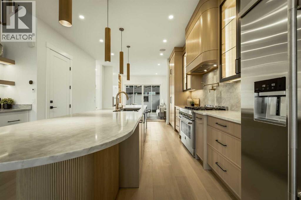 5014 22 Street SW photo 10