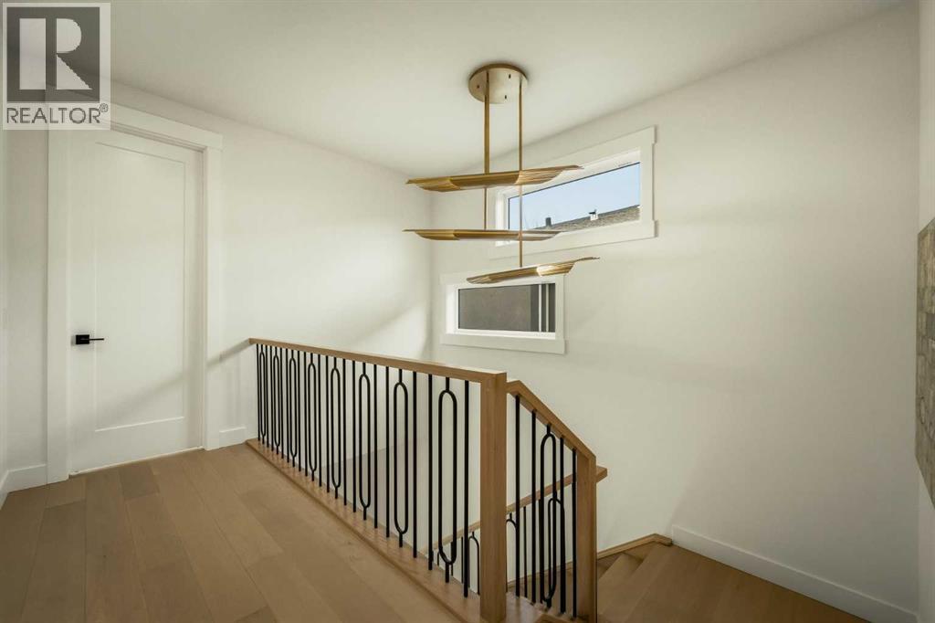 5014 22 Street SW photo 22