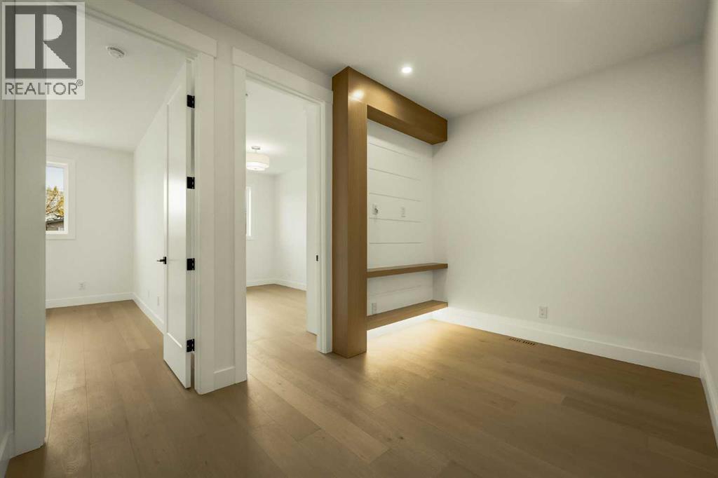 5014 22 Street SW photo 24