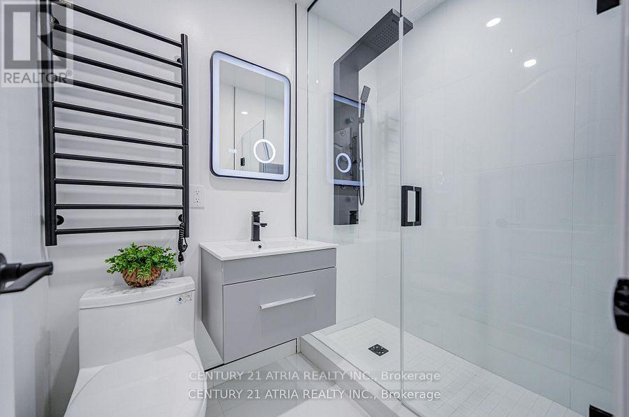 33 Sir Brandiles Place, Markham, ON photo 16