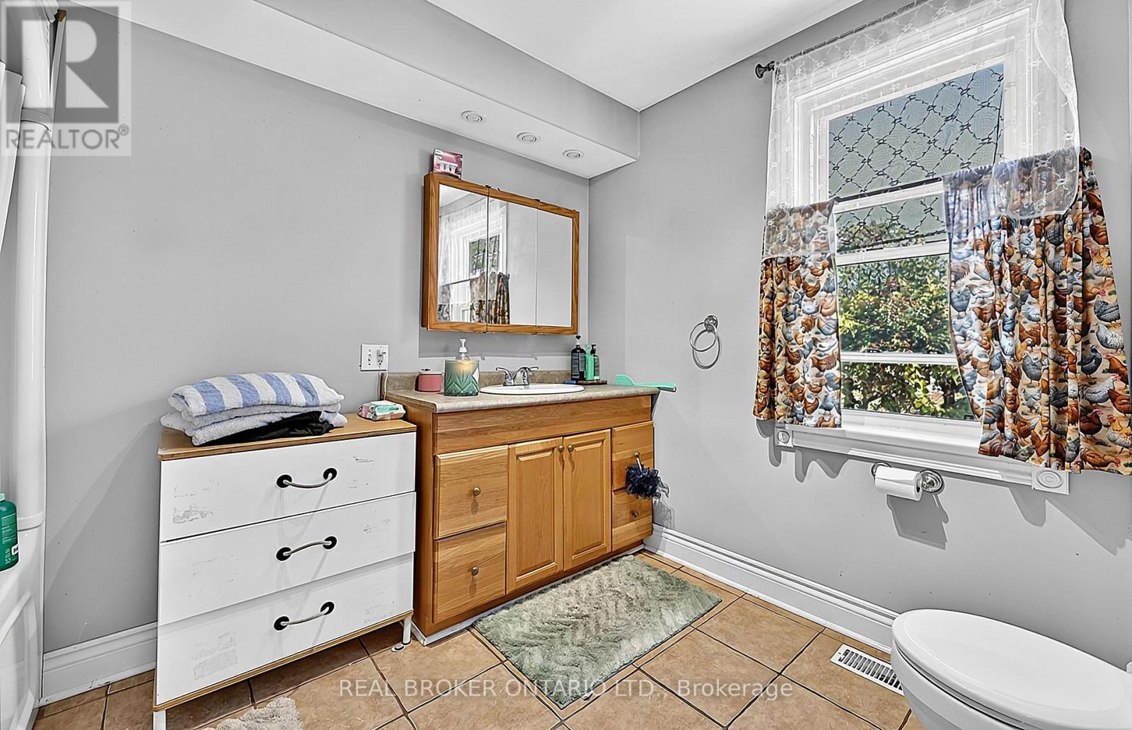 42 Donald Street, Barrie, ON photo 14