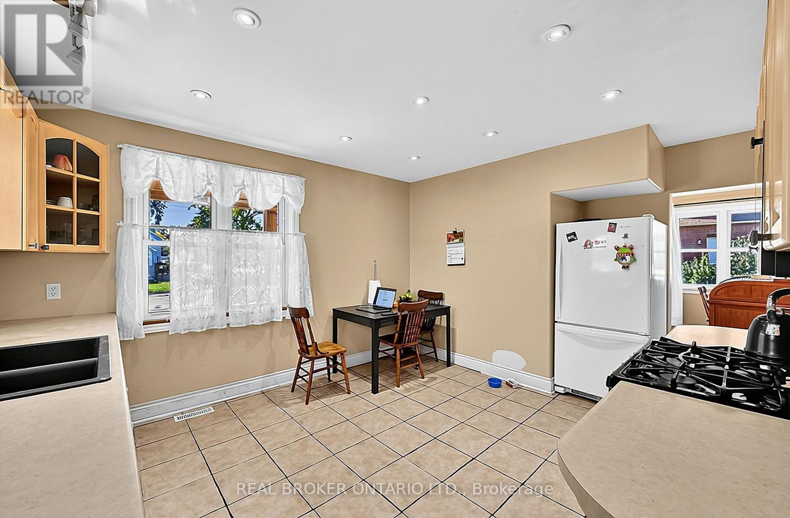 42 DONALD STREET, Barrie (Queen's Park) — photo 9