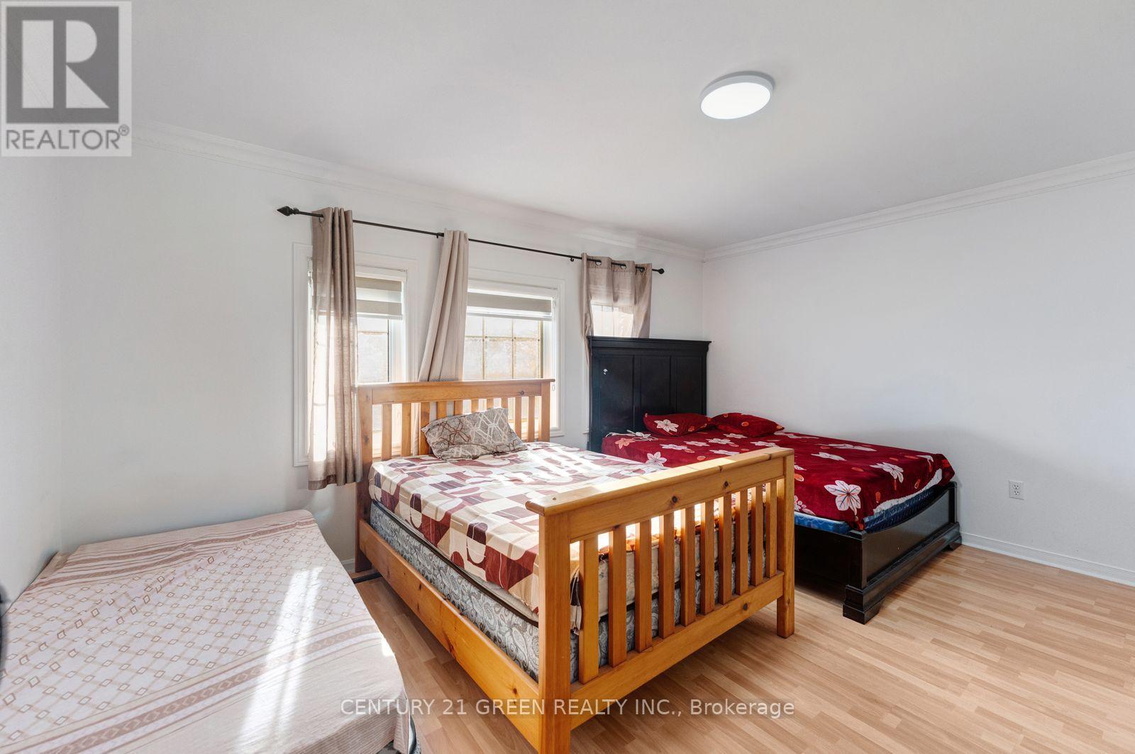 215 KINGKNOLL DRIVE - 27