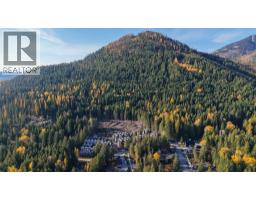 405 Centennial Place, Rossland, BC V0G1Y0 Photo 9