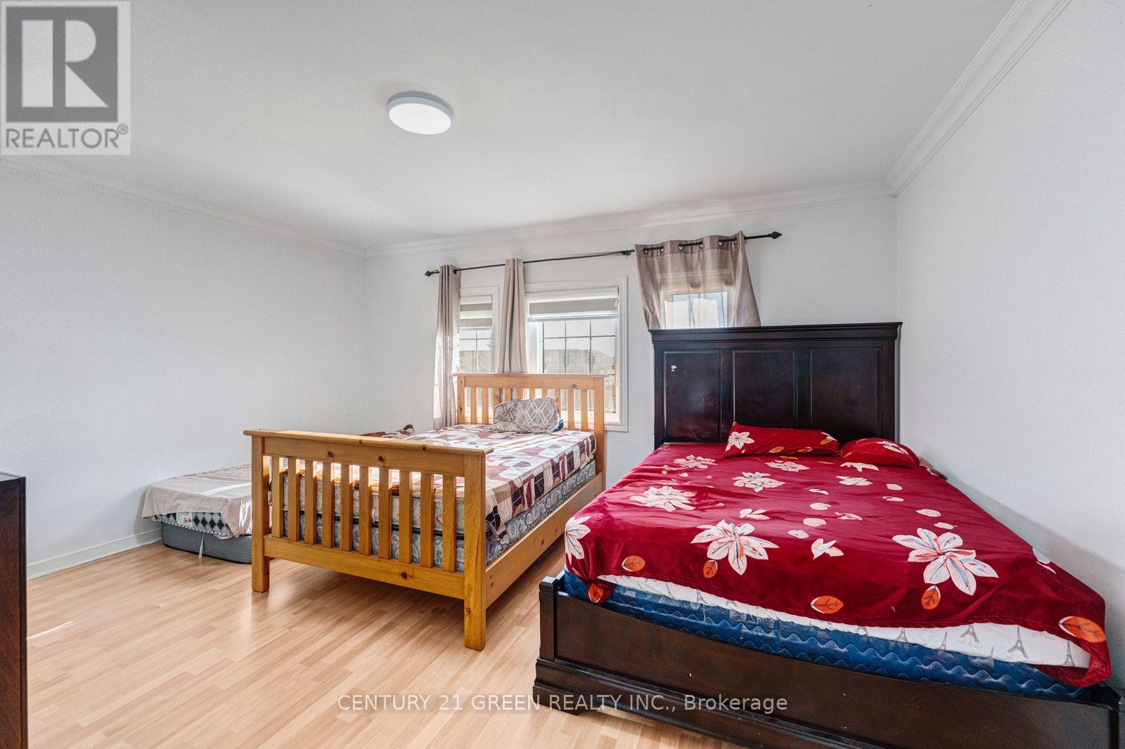 215 KINGKNOLL DRIVE - 24