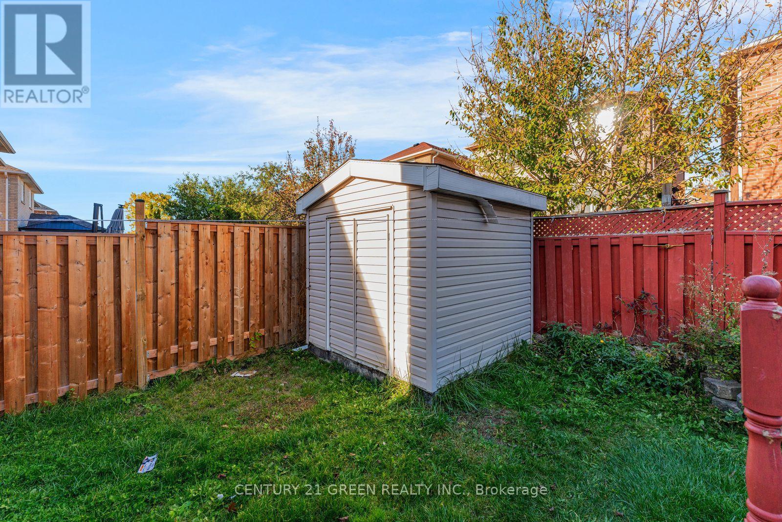 215 KINGKNOLL DRIVE - 50