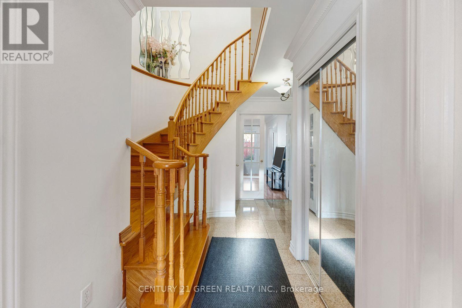 215 KINGKNOLL DRIVE - 9
