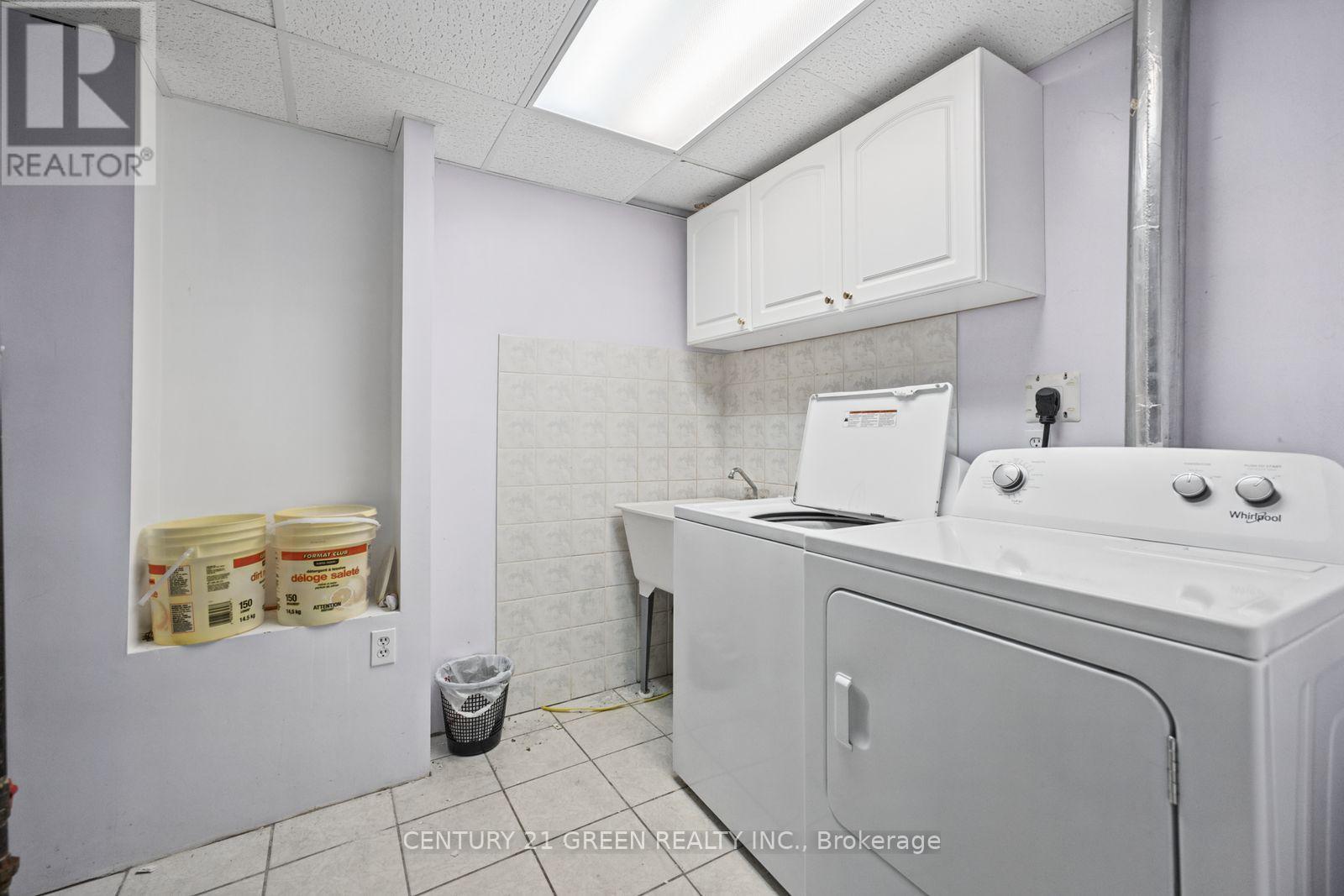 215 KINGKNOLL DRIVE - 48