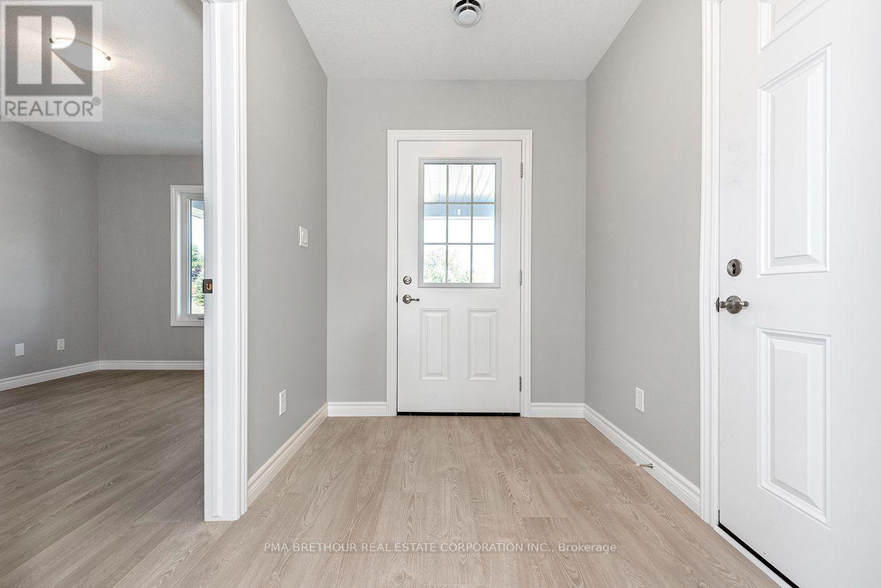 291 Lake Breeze Drive, Ashfield-Colborne-Wawanosh, ON photo 5