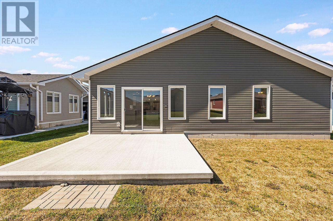 256 Lake Breeze Drive, Ashfield-Colborne-Wawanosh, ON photo 5