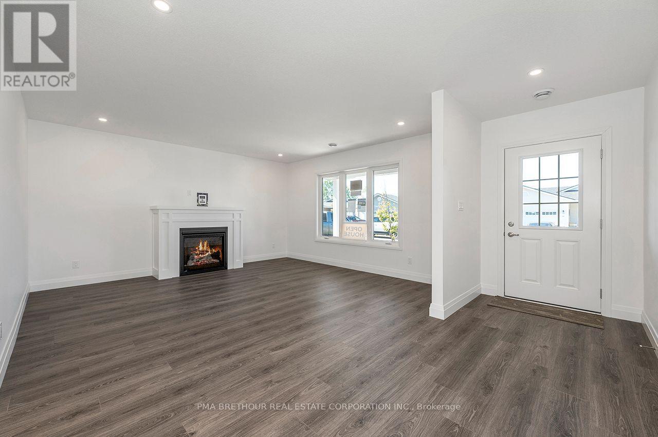 256 Lake Breeze Drive, Ashfield-Colborne-Wawanosh, ON photo 7
