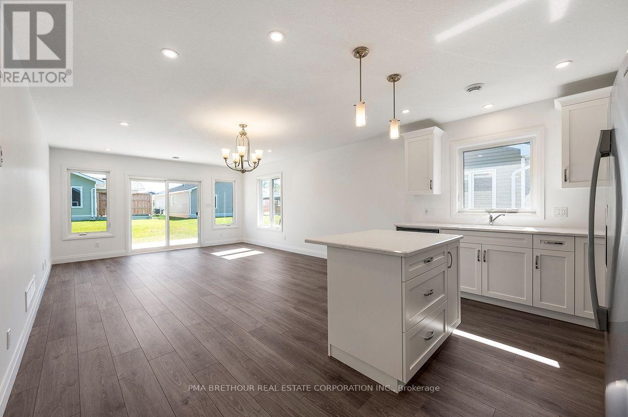 256 Lake Breeze Drive, Ashfield-Colborne-Wawanosh, ON photo 9