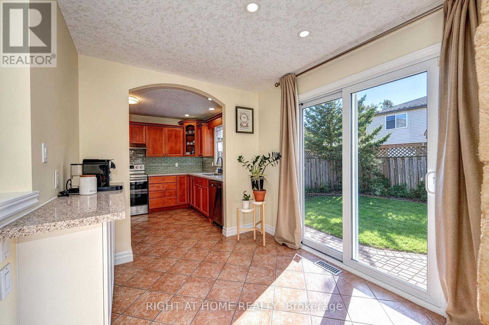 733 Chesapeake Drive, Waterloo, ON photo 16