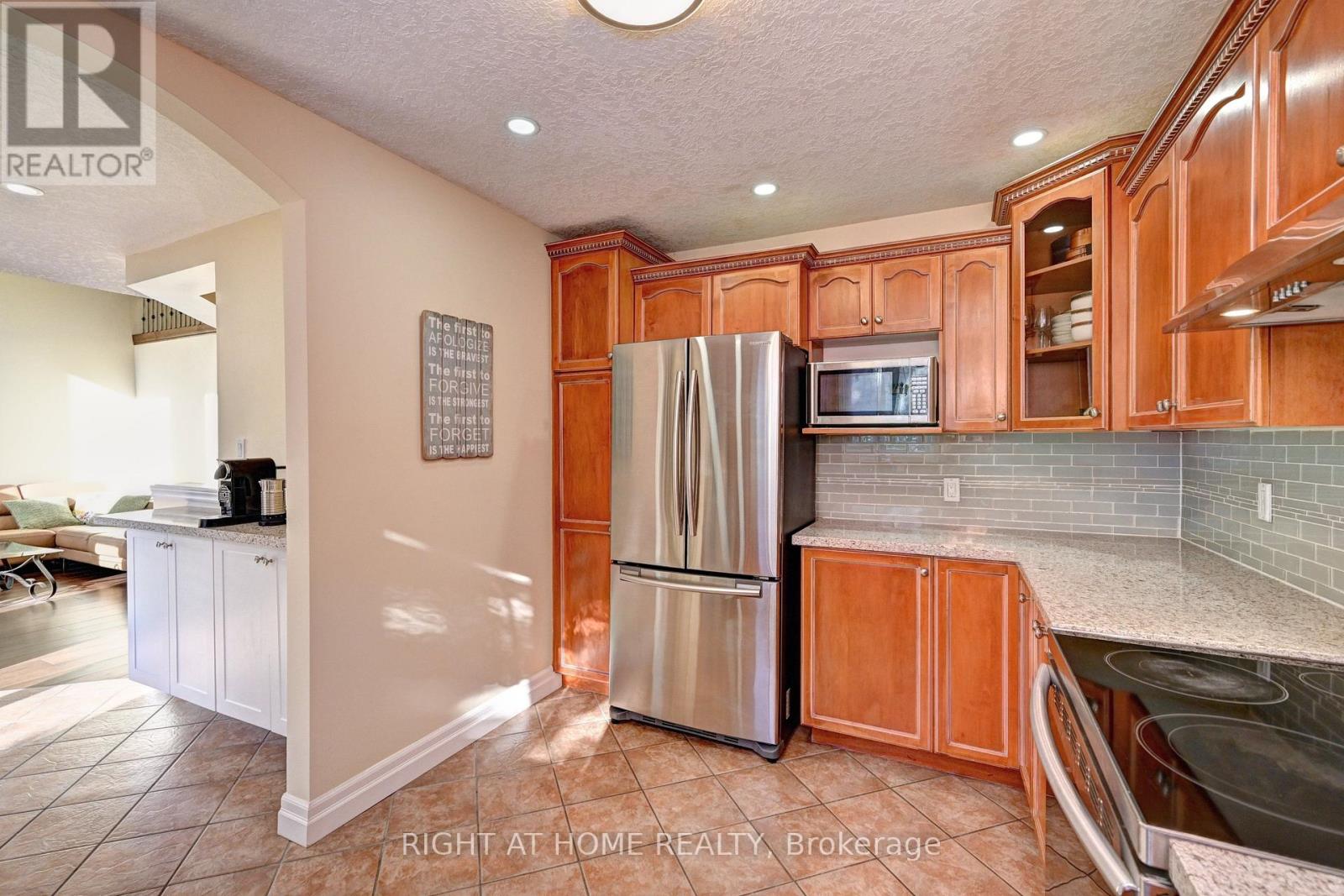 733 Chesapeake Drive, Waterloo, ON photo 18