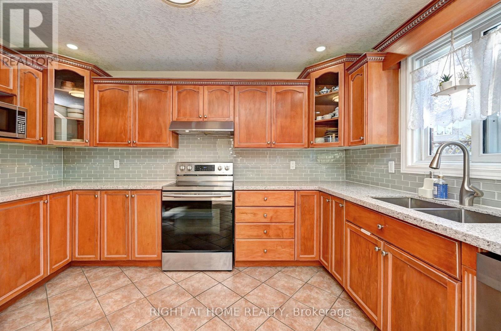 733 Chesapeake Drive, Waterloo, ON photo 19