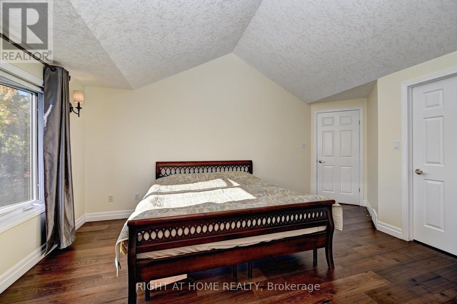 733 Chesapeake Drive, Waterloo, ON photo 24