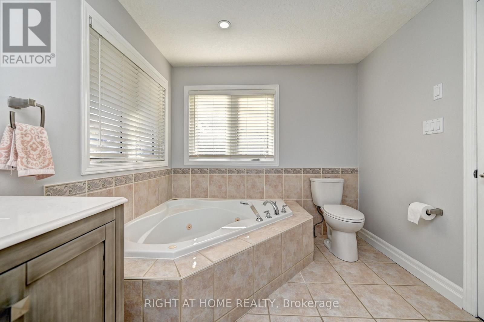 733 Chesapeake Drive, Waterloo, ON photo 30