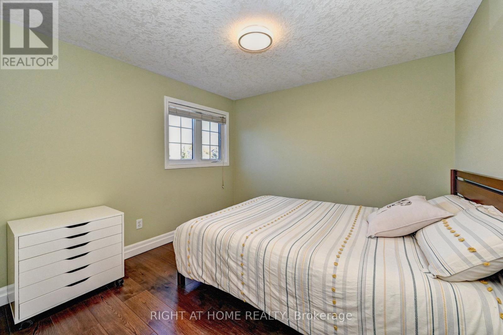 733 Chesapeake Drive, Waterloo, ON photo 33