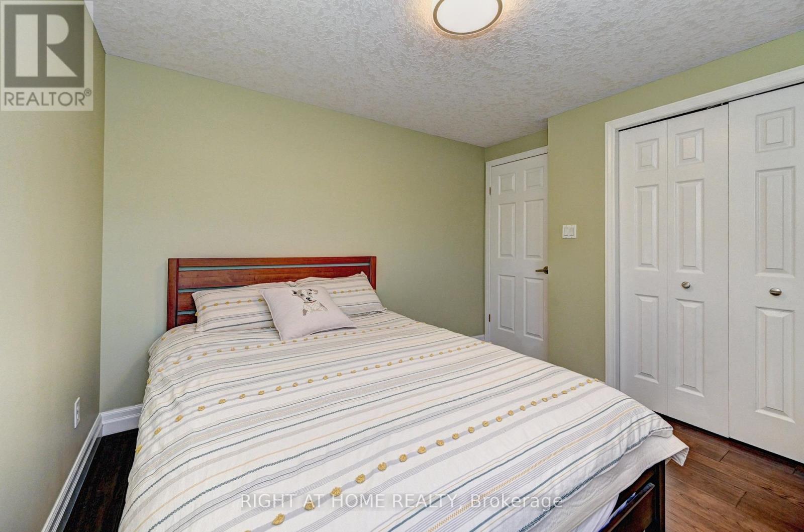733 Chesapeake Drive, Waterloo, ON photo 34