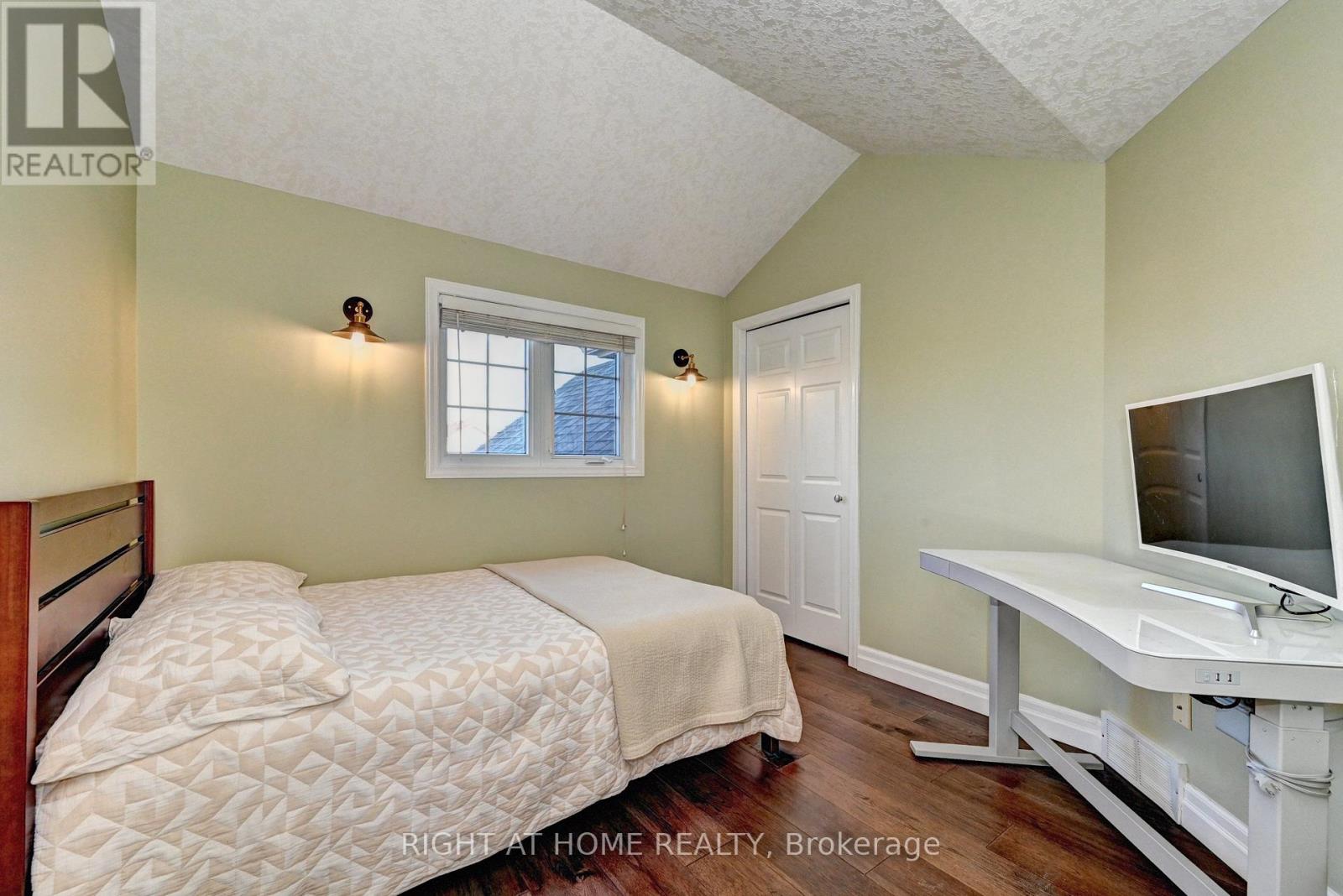 733 Chesapeake Drive, Waterloo, ON photo 36