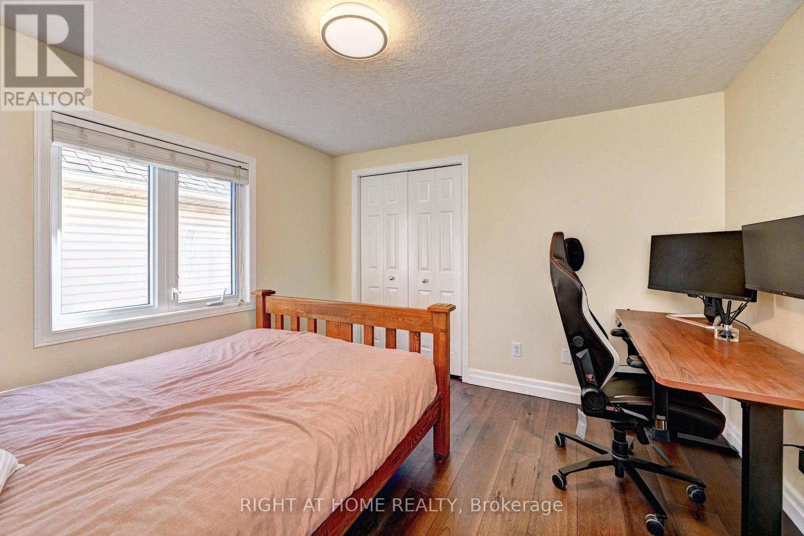 733 Chesapeake Drive, Waterloo, ON photo 38