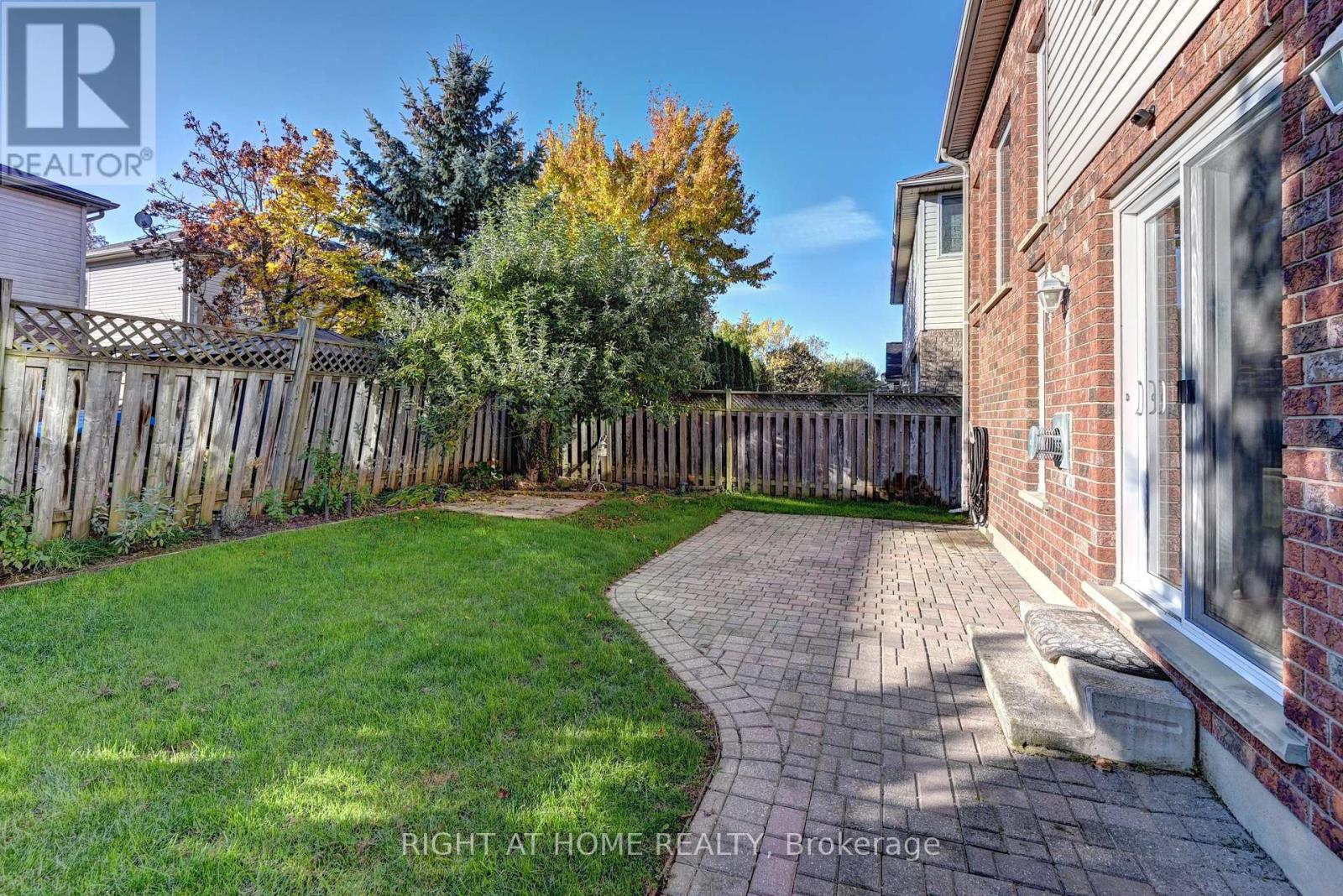 733 Chesapeake Drive, Waterloo, ON photo 44