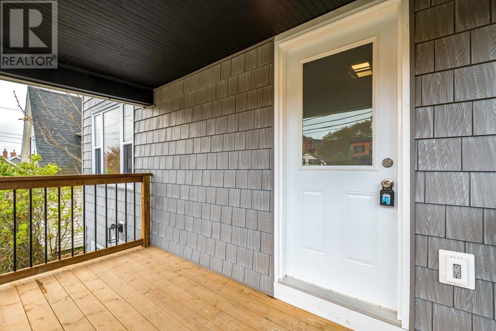 534 St. Margaret's Bay photo 4