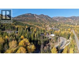 407 Centennial Place, Rossland, BC V0G1Y0 Photo 10