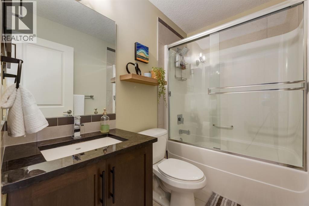 1437 40 Street SW photo 25