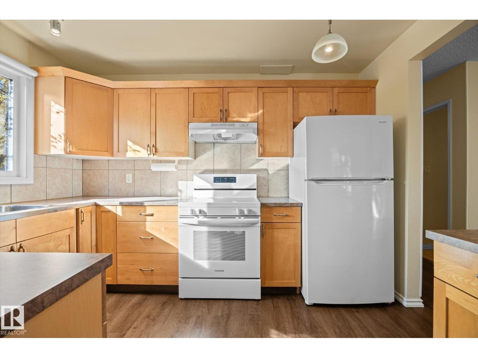 15 FALCON CR, St. Albert — photo 11