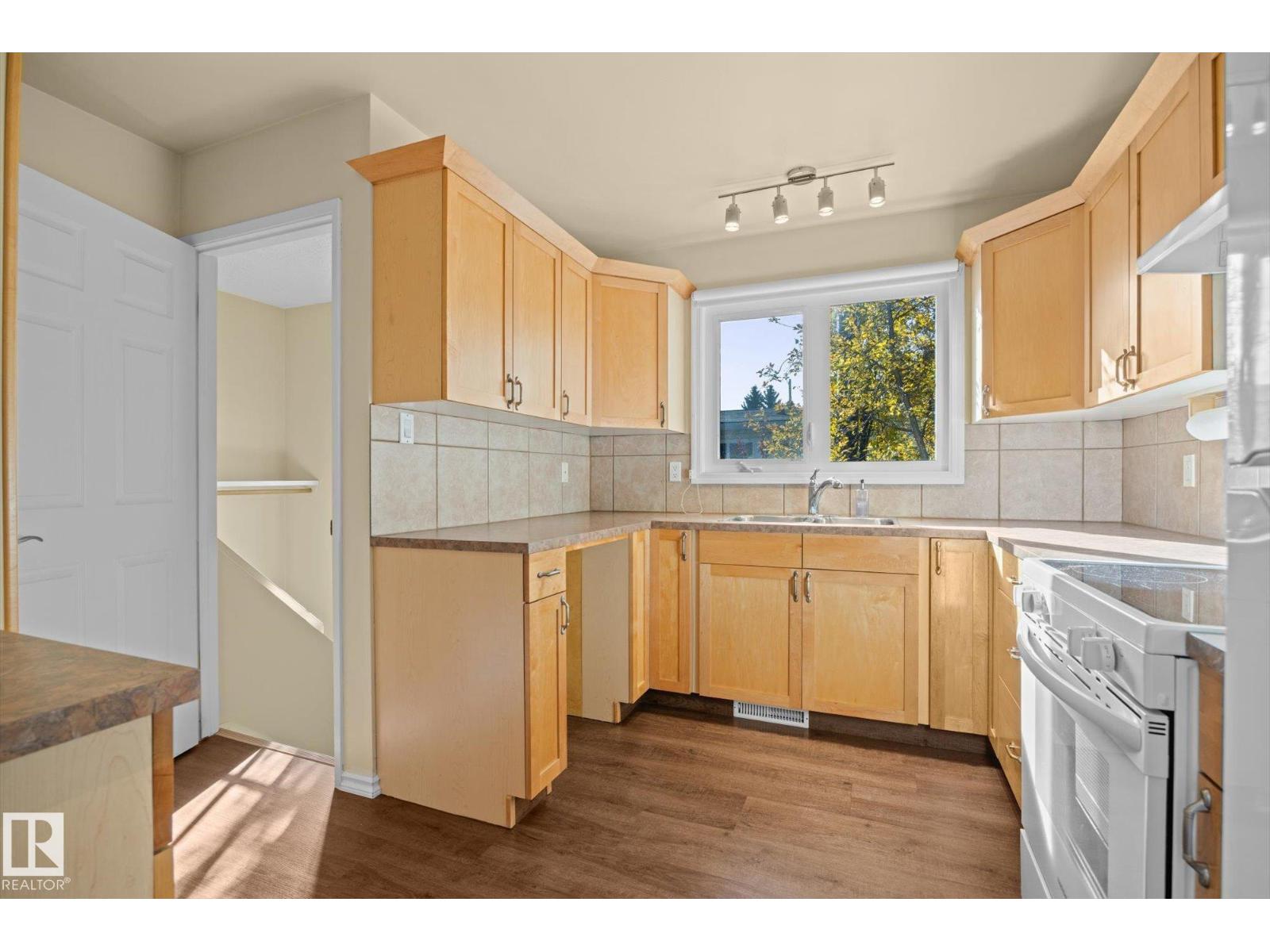 15 FALCON CR, St. Albert — photo 13