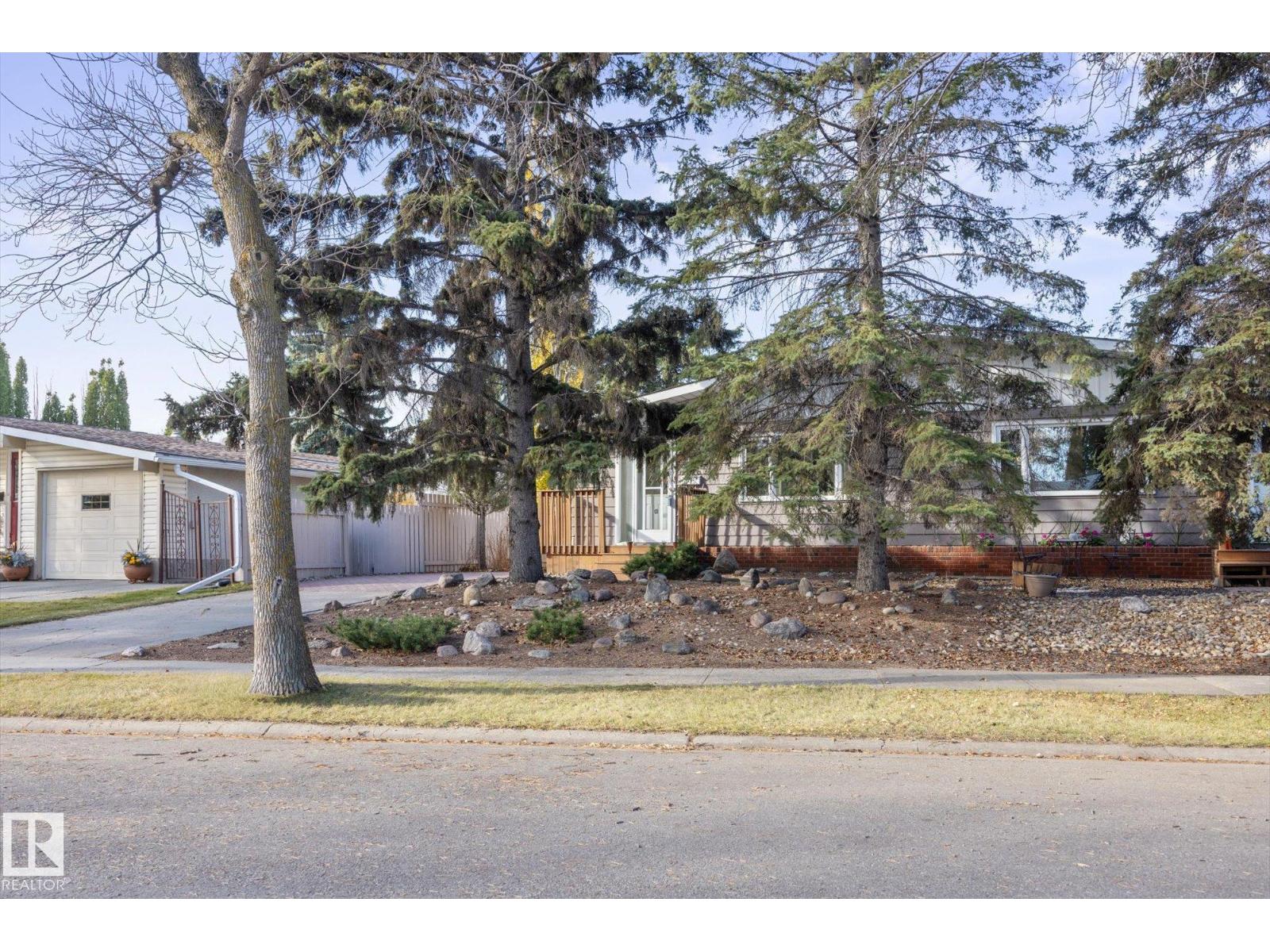 15 FALCON CR, St. Albert — photo 3