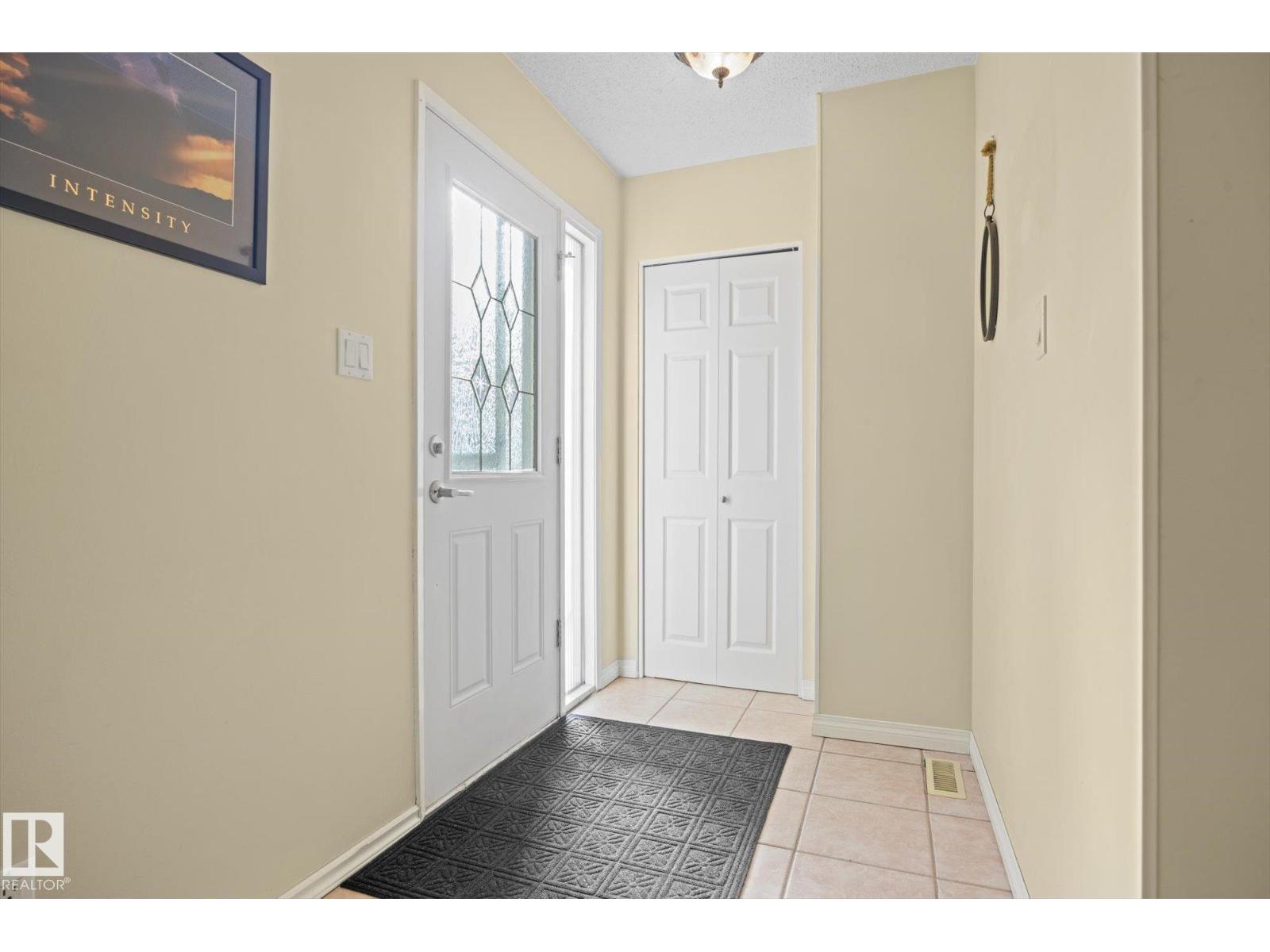 15 FALCON CR, St. Albert — photo 4