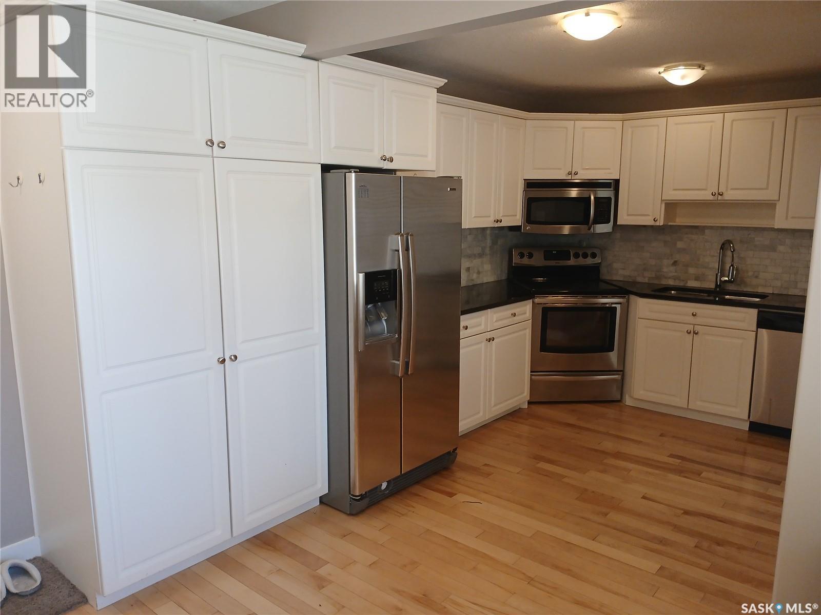 24 Cannington MEWS, Regina — photo 4