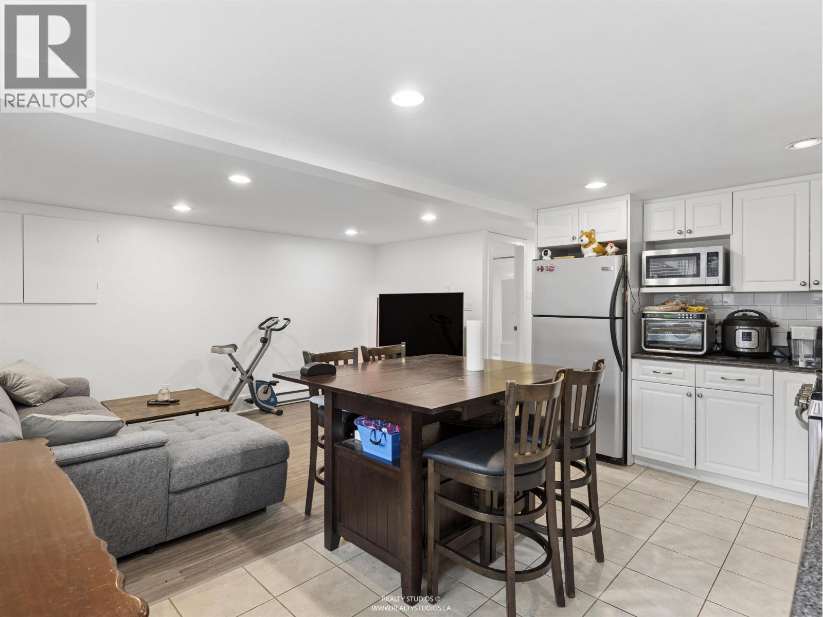 338 E 20TH AVENUE, Vancouver - Image 1