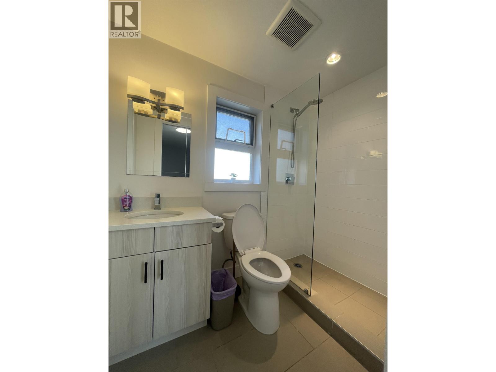 2 Bed, 2 Bath House for Rent in Vancouver – 3124 GRAVELEY STREET, Vancouver – MLS# R3178285 - Image 18