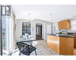 11 Senator Drive, photo 8