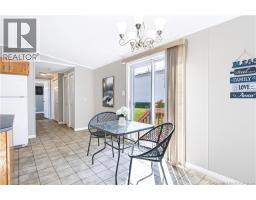 11 Senator Drive, photo 9
