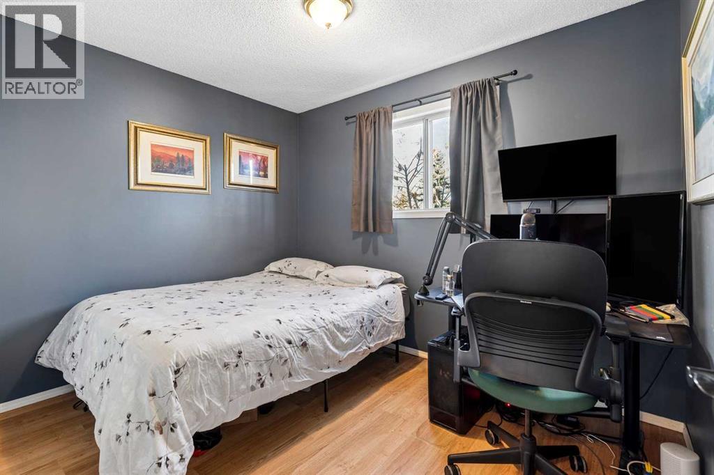 17 Shawglen Court SW photo 13