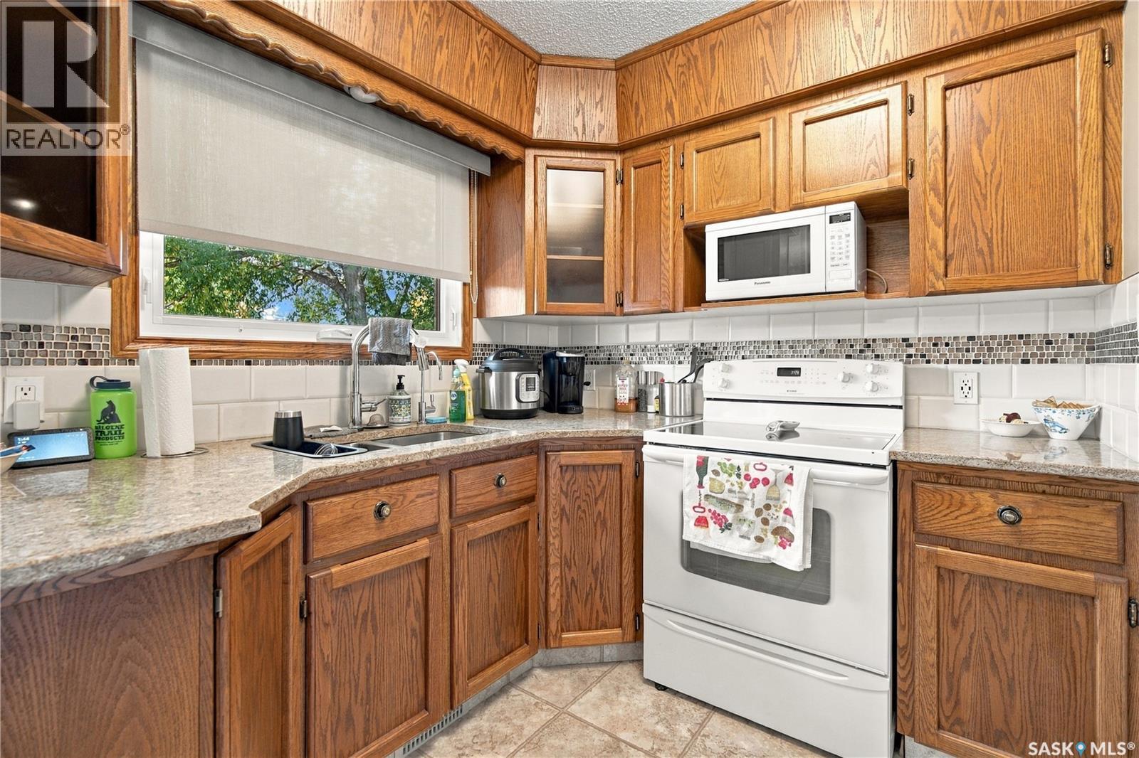 18 Bligh BAY, Regina — photo 10
