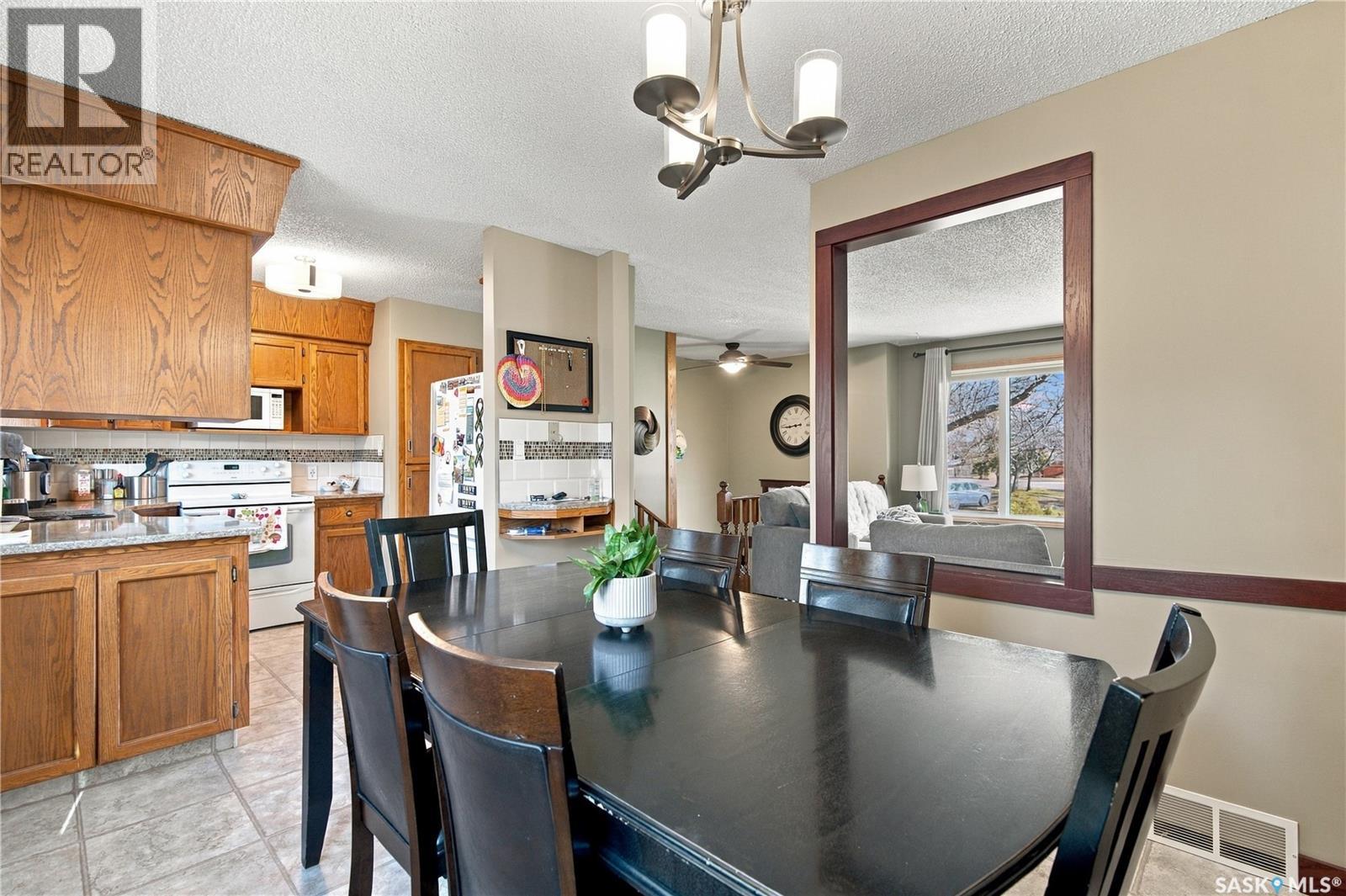 18 Bligh BAY, Regina — photo 8