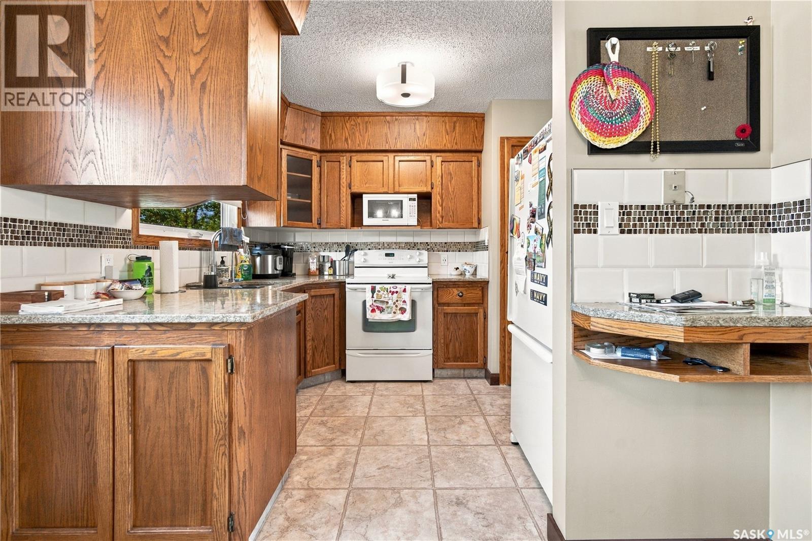 18 Bligh BAY, Regina — photo 9
